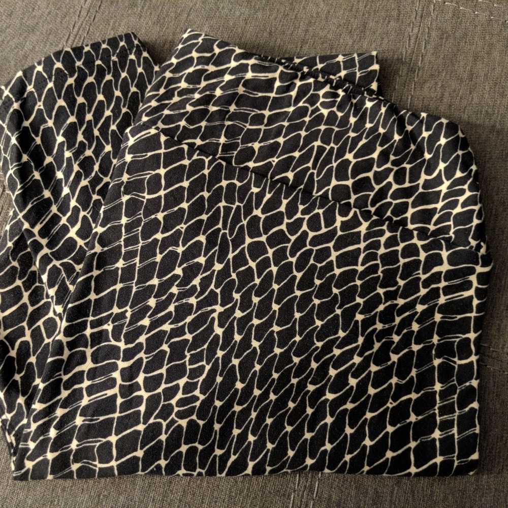 Lularoe Black and Cream TC Leggings